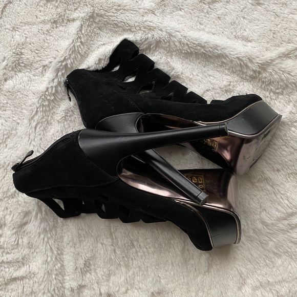 Black Bebe Platform Booties/Heels - Picture 5 of 9